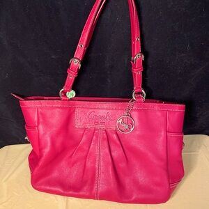 Red (not pink I just can’t get lighting right) Coach purse! A Great size!